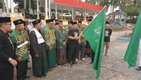 Walikota Molen Lepas Peserta Pawai Kirab Satu Abad Nu Babel Satu