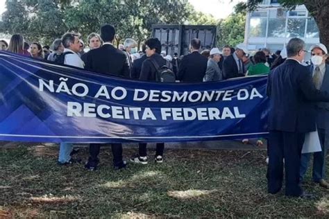 Auditores fiscais de todo o país fazem ato público nesta terça em