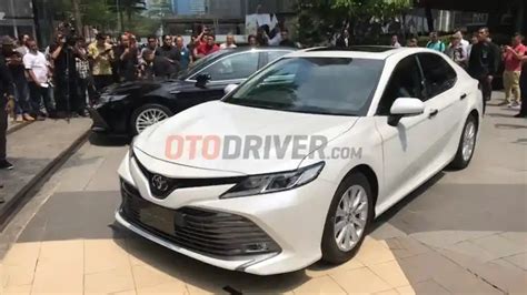 Toyota Camry Generasi Terbaru Resmi Diluncurkan Harga Mulai Dari Rp