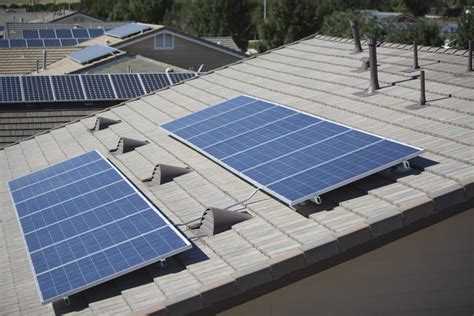 Solar Panels On Roofs - Green Home Builder