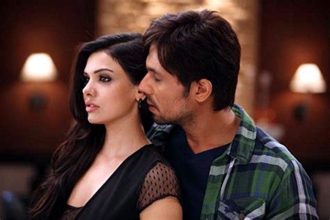 Randeep Hooda Sara Loren Murder 3 Hot Photo : murder 3 on Rediff Pages