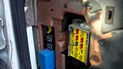 Fuse Box On 2006 Dodge Ram 1500