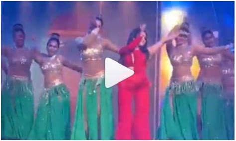 Neha Kakkar's belly dance moves on Dilbar goes viral. Watch video ...