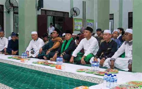 Plt Bupati Asmar Ikuti Peringatan Maulid Nabi Di Masjid Al Falah Sinkap