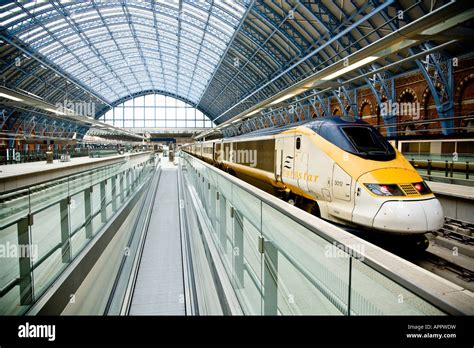 Eurostar station hi-res stock photography and images - Alamy