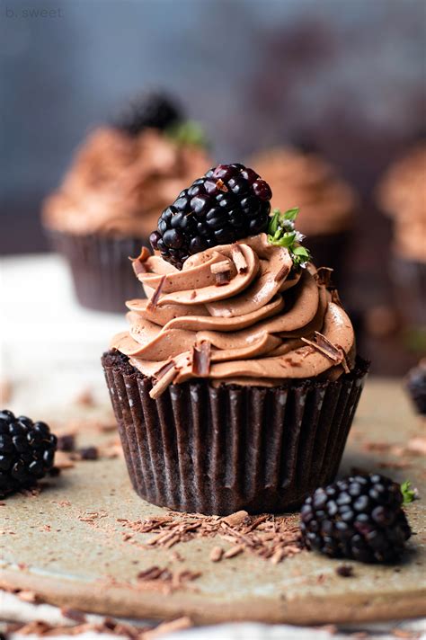 Dark Chocolate Cupcakes With Whipped Blackberry Mascarpone Filling B