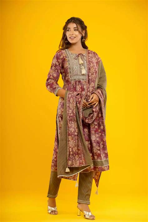 MUSLIN NAIRA CUT KURTI 3 PIECE SET Andhaz In