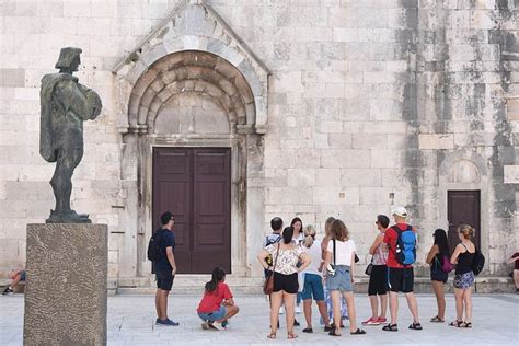 Early Bird Group Walking Tour In Zadar Old Town