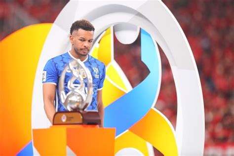 خسارة الهلال تشعل سباقاً محموماً على لقب الدوري