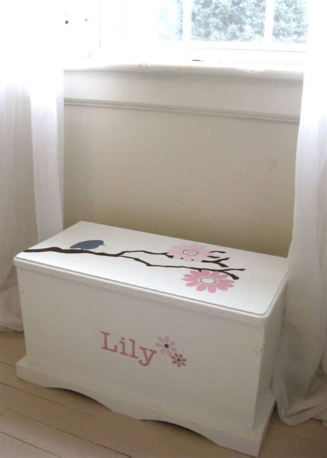 17 Best DIY Toy Box Ideas to Tidy up Your Kid’s Room in 2024