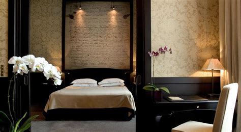 Pavillon de la Reine, Paris, France | Discover & Book | The Hotel Guru