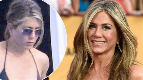 Półnaga Jennifer Aniston przyłapana przez paparazzi na wakacjach 50