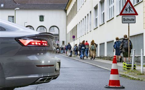 Pilotprojekt in Essen Schulstraßen gegen Elterntaxis