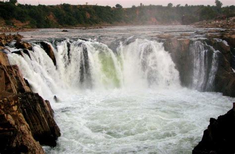 10 Waterfalls Near Indore - Hit Refresh In These Amazing Spots