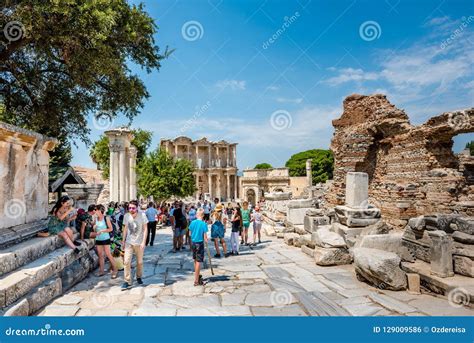 Ruinas Antiguas En La Ciudad Antigua Hist Rica De Ephesus Foto