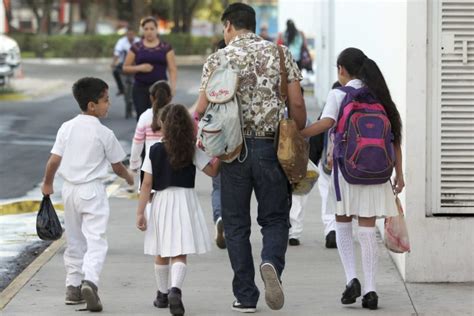 Ecuador Autoriza Regreso Progresivo A Clases Presenciales En