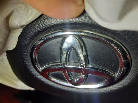 Значок лейба емблема в руль хромований Тойота оригінал made in Japan ...