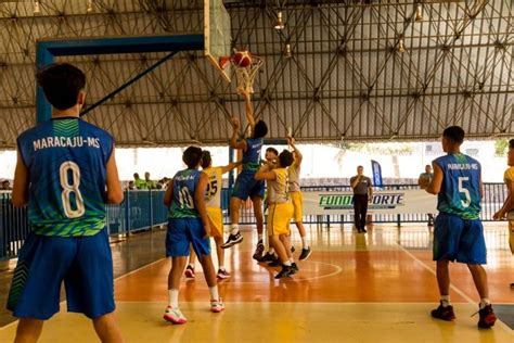 Campeões do futsal e basquetebol dos Jogos Escolares da Juventude de MS