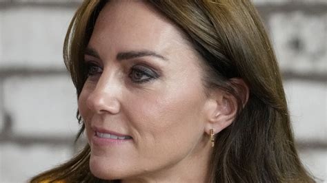 The Touching Story Behind Kate Middletons Latest Choice Of Earrings