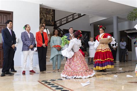 A ritmo de merengue Ministerio de Cultura celebra el Día Mundial del