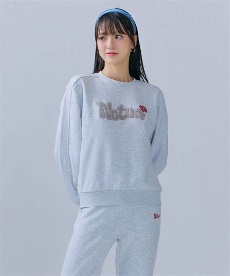 MUSINSA公式 CHASECULT Women s booklet embroidery sweatshirt CERG5164B0B