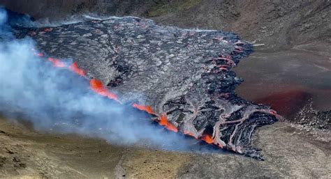 Islanda Eruzione Di Un Vulcano Vicino Reykjavik Il Video Spettacolare