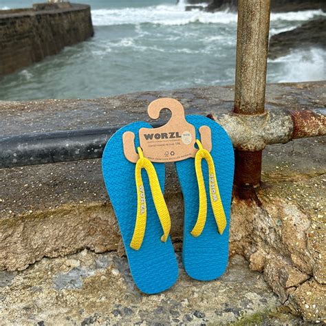 Mens non plastic, biodegradable, rubber flip flops made in the UK. – Worzl