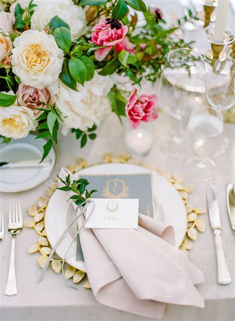 Lovely Place Settings To Inspire Your Wedding Reception Tables