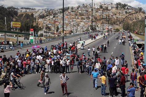 Ecuador Indígenas de Ecuador liberan a los militares y policías