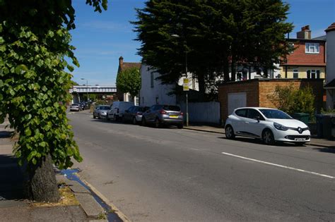 Highfield Avenue London Nw11 © Christopher Hilton Geograph Britain