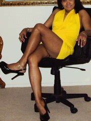 Stunner In Yellow ZB Porn