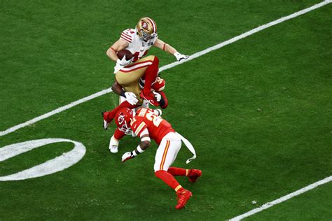 NFL Fans React To CBS's New Scorebug At The Super Bowl