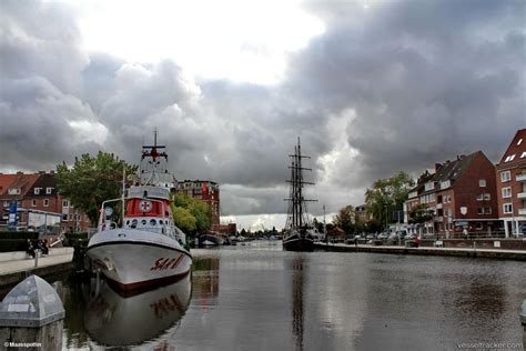 Emden Port Photo from maasspotter - vesseltracker.com