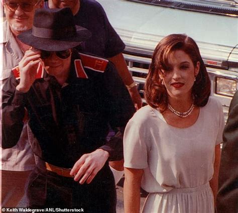 Lisa Marie S Marriage To Michael Jackson And That Awkward Kiss At The Mtv Awards Daily Mail Online