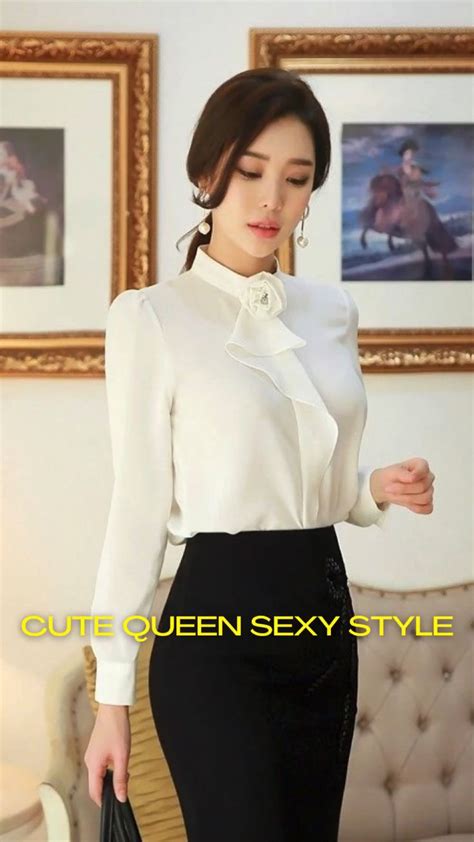 chic knee length skirt  pleated waist