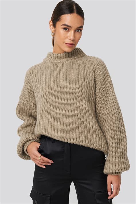 Round Neck Knitted Sweater Beige Na