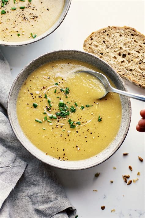 30-Minute Leek and Potato Soup (Dairy-Free)
