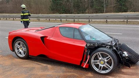 Ferrari Enzo Crashes on German Autobahn