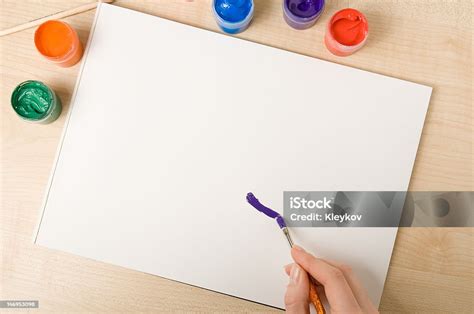 kertas  ember cat foto stok  gambar  bagian tubuh