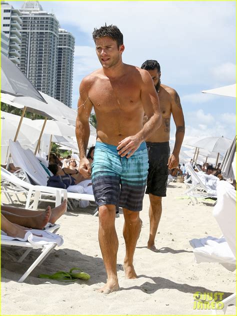 Scott Eastwood Goes Shirtless For Another Miami Beach Day Photo 3708397 Shirtless Photos