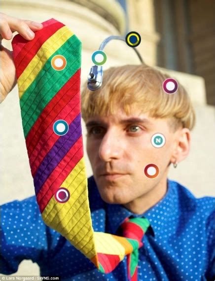 Qui És Neil Harbisson