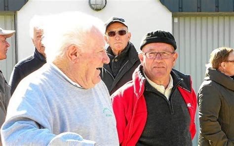 Boules Bretonnes Triplettes Au Concours Le T L Gramme