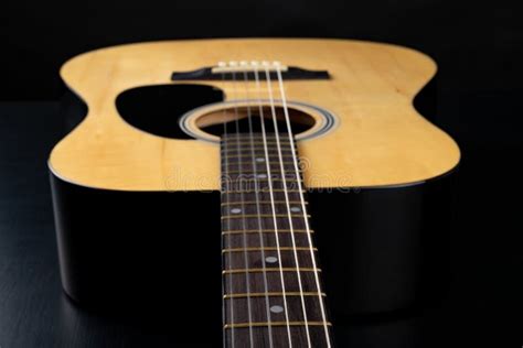 Guitarra Cl Sica En Una Tabla De Madera Oscura Instrumento Musical