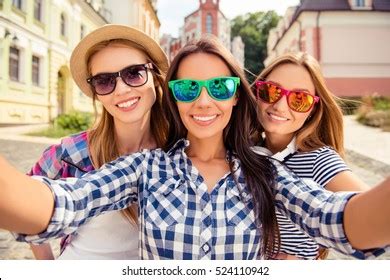 20,252 Girl Glasses Selfie Images, Stock Photos & Vectors | Shutterstock