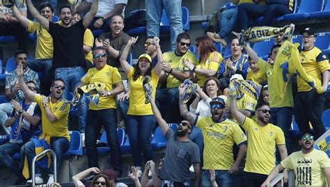 Peñas del Cádiz protestarán ante el Celta contra los arbitrajes