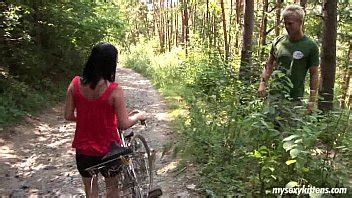 Tetona Motociclista Terry Es Clavada En El Bosque XVIDEOS