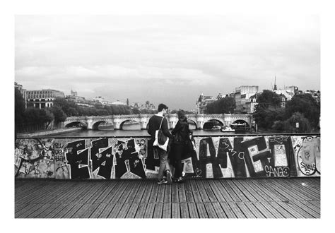 Les Amoureux Du Pont Des Arts I Yashica Minister D Rollei Flickr