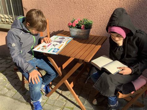 Besuch in der Buchhandlung - Rauchbeinschule