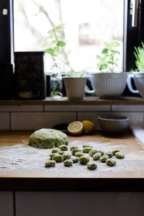 Bärlauch Gnocchi mit Ricotta Pesto und Cashewkernen