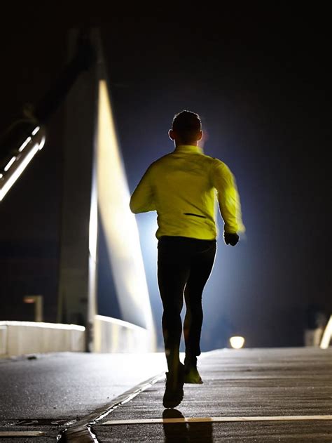 10 Tips For Running In The Dark Running In The Dark Feeling Weak